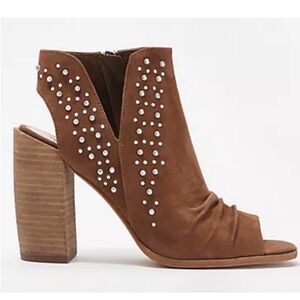 Vince Camuto Machinie Peep-Toe True Suede Heeled Bootie size 9